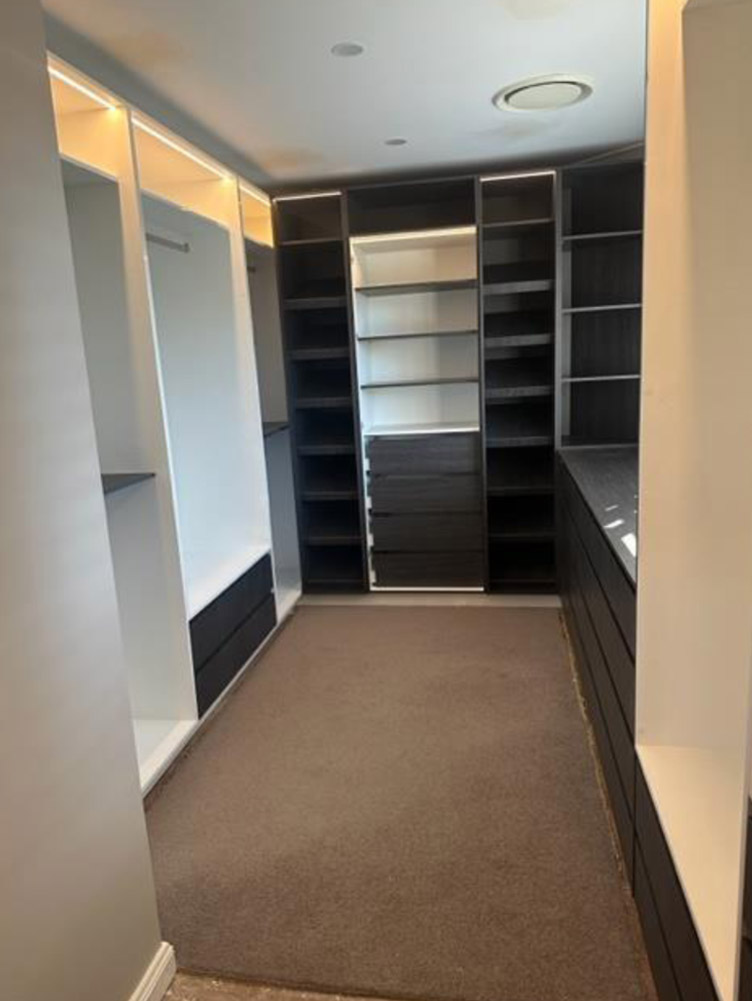 Wardrobe or bar 21