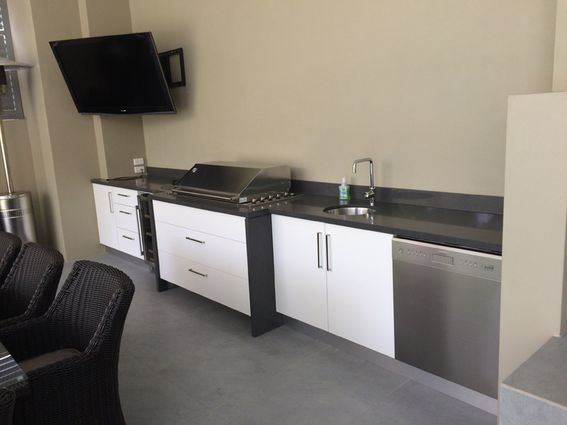 Wardrobe or bar 39